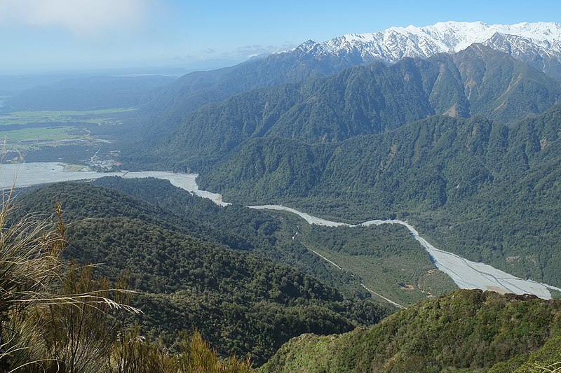 File:Franz Josef village and valley from Alex Knob.jpg