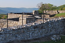 Fort Putnam Ft. Putnam's West Wall and Guns May 2010.JPG
