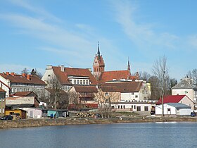 Górowo Iławeckie, widok na miasto z wieżą kościoła NSPJ.JPG
