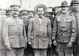 Gen Obregon, Villa, Pershing à Ft Bliss 1914.jpg