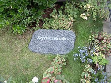 Grab von Stephan Hermlin auf dem Dorotheenstädtischen Friedhof in Berlin