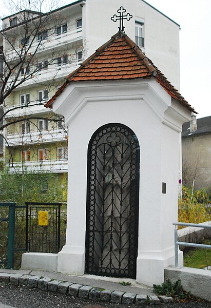 File:GuentherZ 2010-11-20 0097 Moedling Bruecke Eisentorstrasse Johannes Nepomuk4.jpg