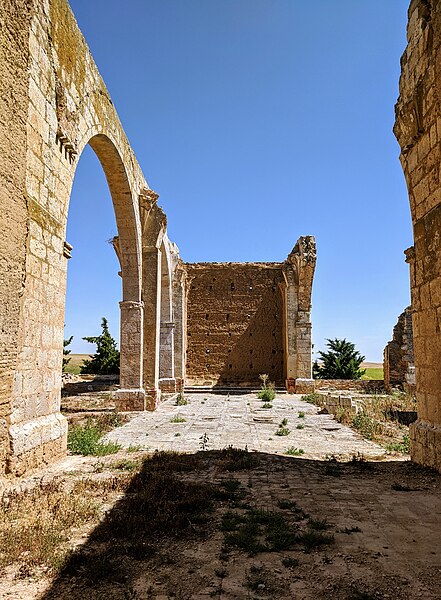 File:Iglesia de San Juan, Moral de la Reina 09.jpg