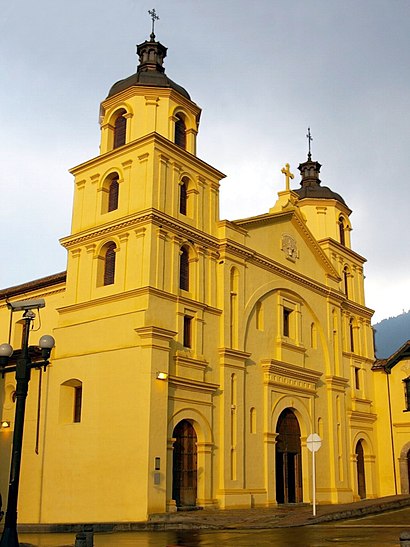 How to get to Iglesia de la Candelaria Bogota with public transit - About the place