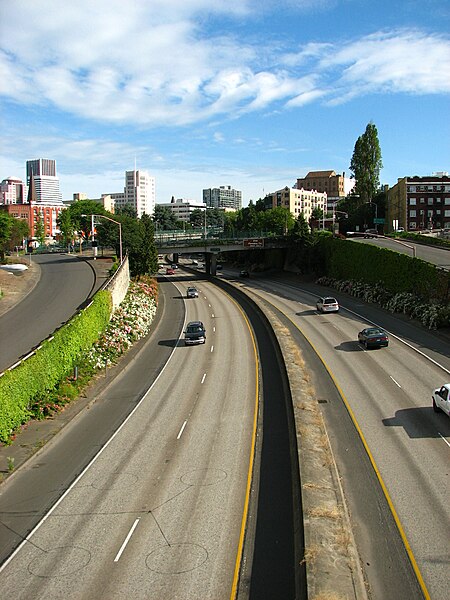 File:Interstate 405 from NW Everett Street in Portland, OR.jpg