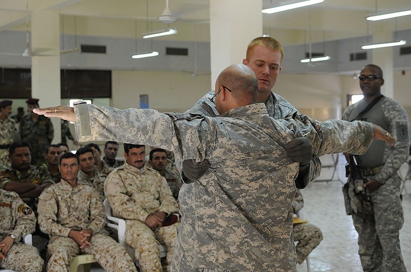 File:Iraqi commando's receive training DVIDS211986.jpg