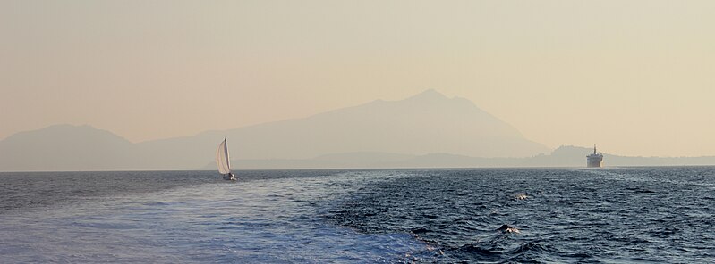 File:Ischia desde el mar. 30.JPG