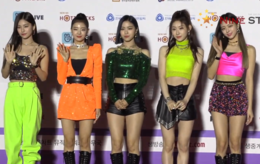 Itzy la covorul roșu al premiilor Gaon Music Awards pe 8 ianuarie 2020.png