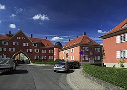 J29 816 Am schmalen Rain, Geschwister-Scholl-Platz