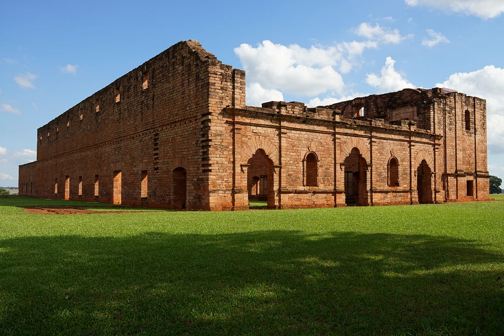 Jesuitenreduktion Jesús de Tavarangüe: Kirchenruine UNESCO-Welterbe in Paraguay)