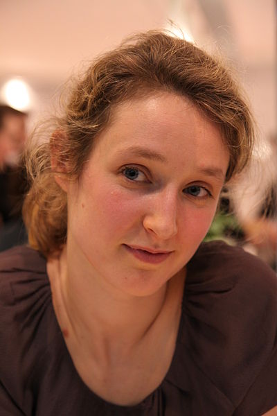 File:Julie Birmant - Salon du livre de Paris 2010.JPG