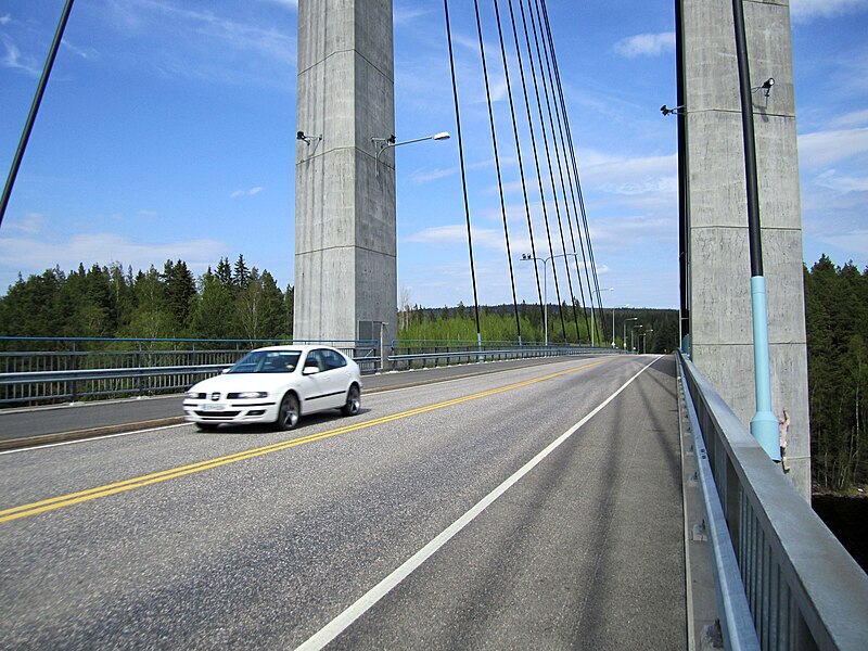 File:Kärkisten silta bridge deck Korpilahti Finland 2.JPG