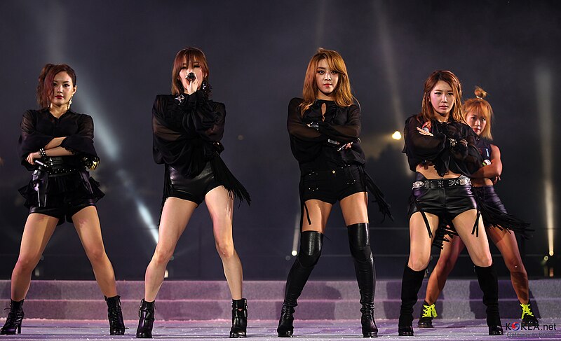File:K-POP group Brown Eyed Girls performs to celebrate the 2013 World Rowing Championship.jpg