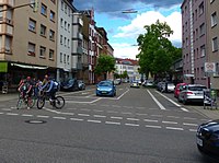 Cityroute Süd: Sophienstraße mit Radfahrstreifen und Aufstellfläche