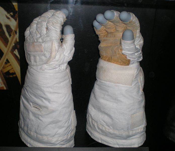 File:Kathryn Sullivan gloves.JPG