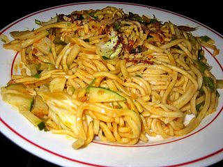 <span class="mw-page-title-main">Khauk swè thoke</span> Wheat noodle salad