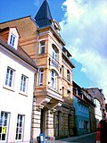 Residential building in closed development