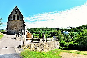 L'église et la mairie de Pandrignes.jpg