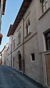 L'Aquila - Casa di Jacopo e Nicola di Notar Nanni 01.jpg