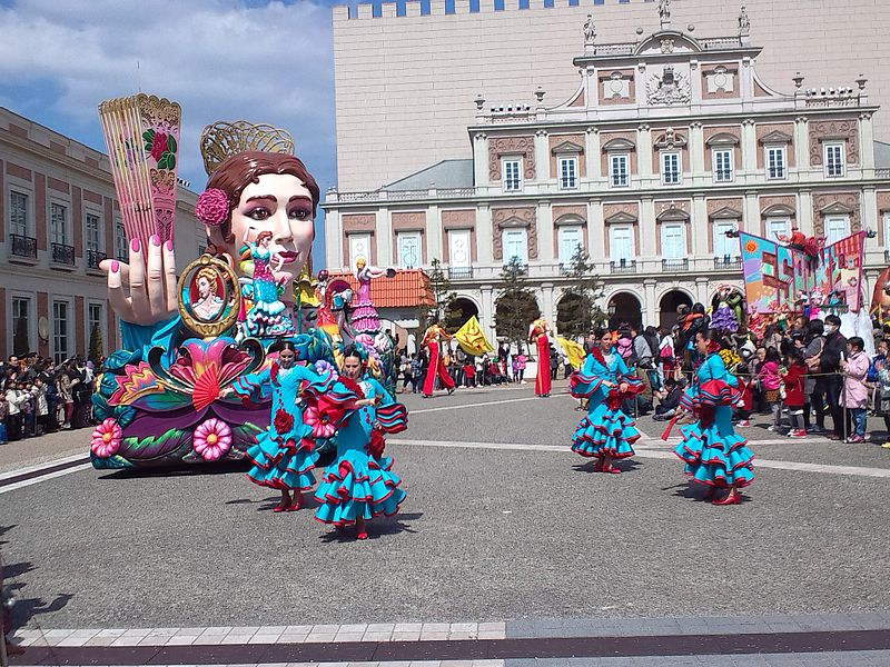 File:La Villa Española de Shima, Parque España - 2014 El carnaval.jpg