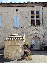 The town hall of Lacour