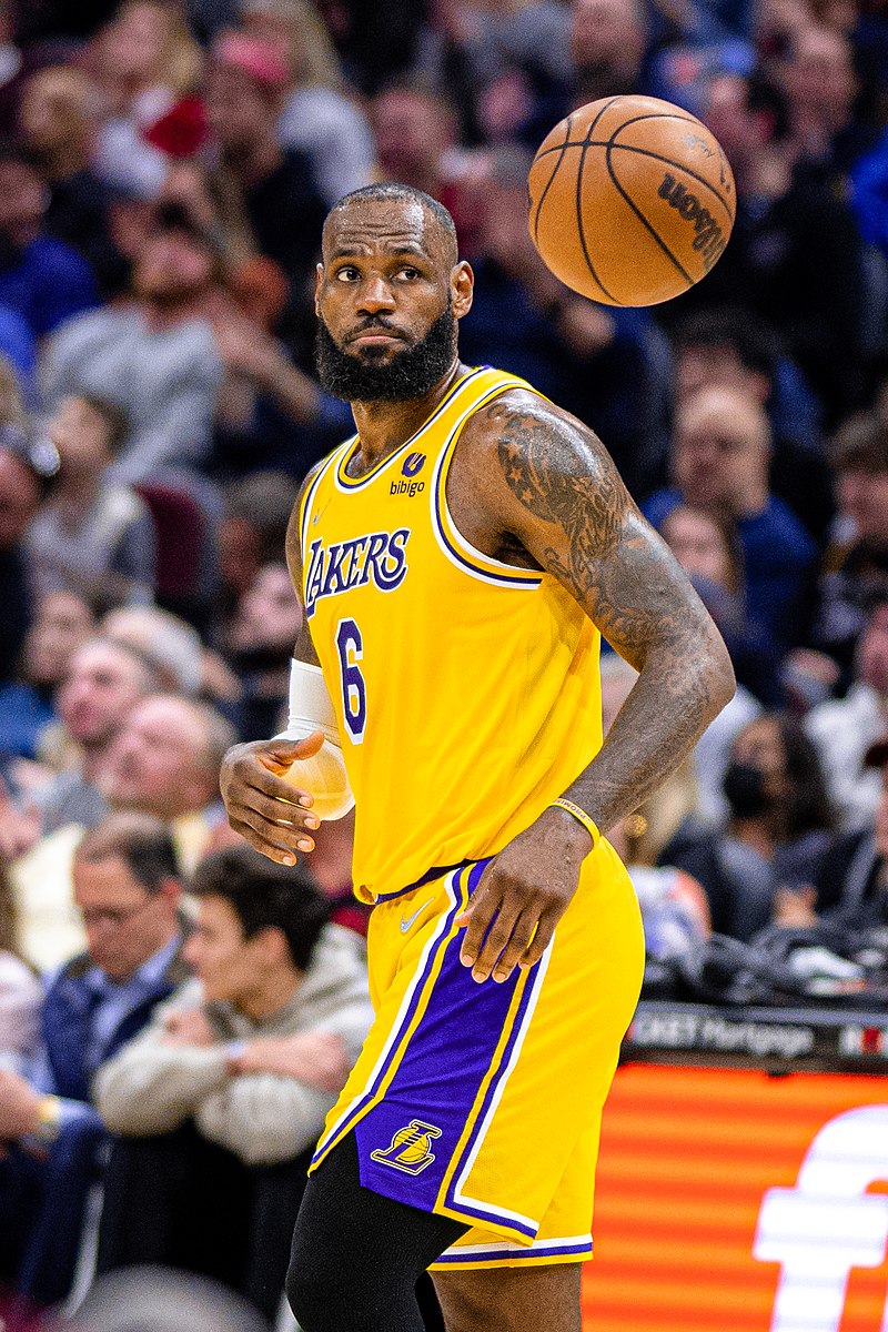 205 Lebron James Waving Stock Photos, High-Res Pictures, and