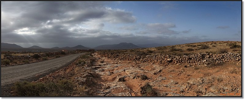 File:Le due strade (the two roads) - panoramio.jpg