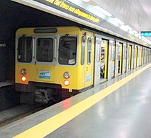 Linea 1 metro napoli.jpg