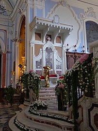Altare maggiore, Cattedra Vescovile