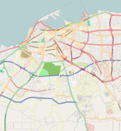 Mapa konturowa Trypolisu, blisko centrum u góry znajduje się punkt z opisem „Ambasada Rzeczypospolitej Polskiej w Trypolisie”