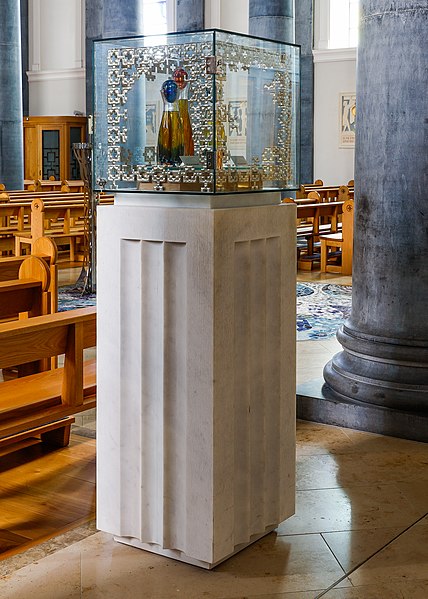 File:Longford St. Mel's Cathedral Aumbry 2019 08 22.jpg