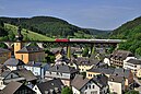 METropolitan train over the roofs of Ludwigsstadt 2011 06 04.jpg