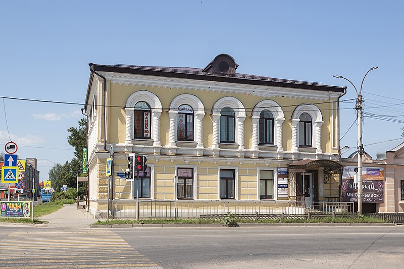 File:Main house Главный дом.jpg