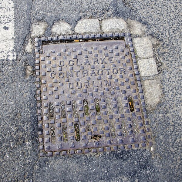 File:Manhole cover, Greystones - geograph.org.uk - 4897698.jpg
