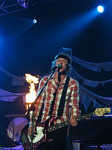 Poynter on stage in Belfast in 2008