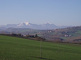 Monte-Katriya - Visto da Ripalta di Arcevia.JPG
