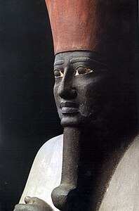 Montouhotep II 2033-1982 Moy. Emp., XIe dyn. Grès peint, détail Musée égyptien du Caire[76]