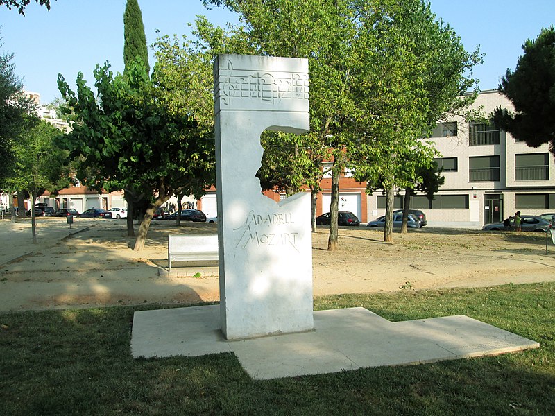 Fitxer:Monument a Mozart (Sabadell).JPG