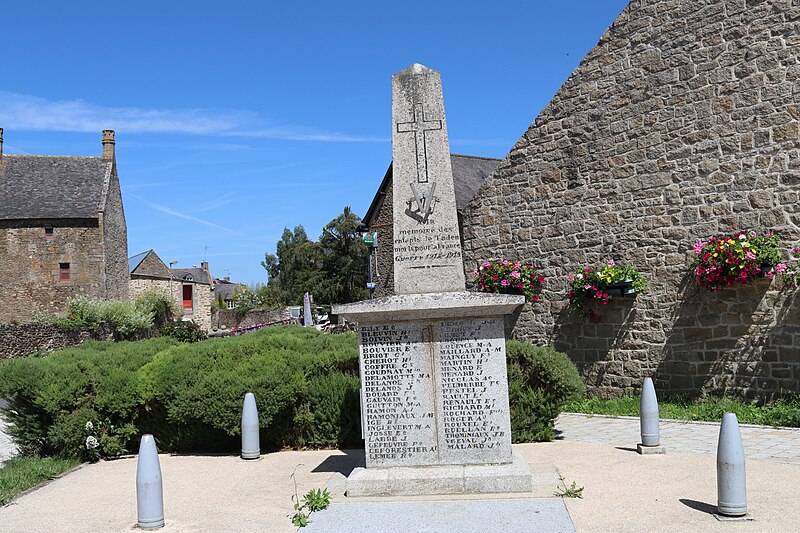 File:Monument aux morts de Taden (22) - 01.jpg