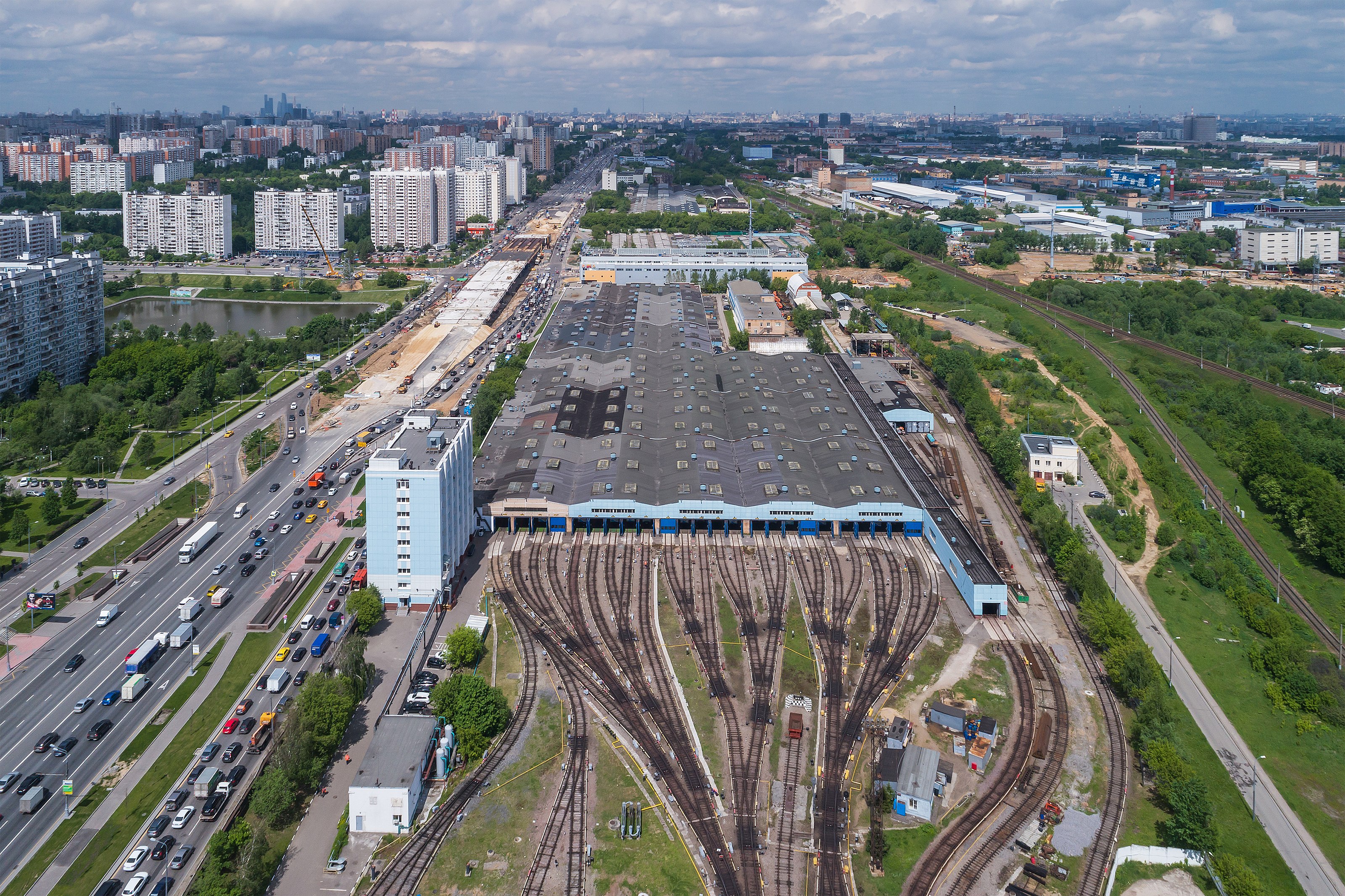 длинный дом в москве на варшавском шоссе