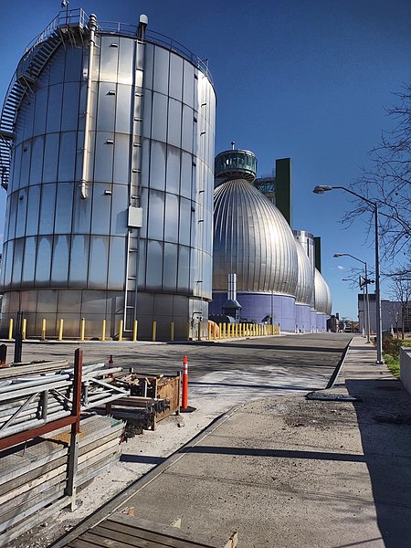 File:Newtown Creek Wastewater Treatment Plant HDR2022 jeh.jpg