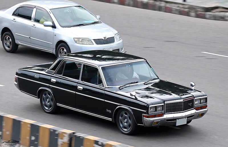 File:Nissan President Sovereign H250, Bangladesh. (42523880455).jpg