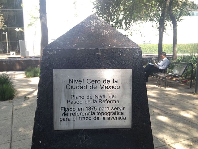 Nivel cero de la Ciudad de México, topographic monument 1875, to mark the path of the Paseo.