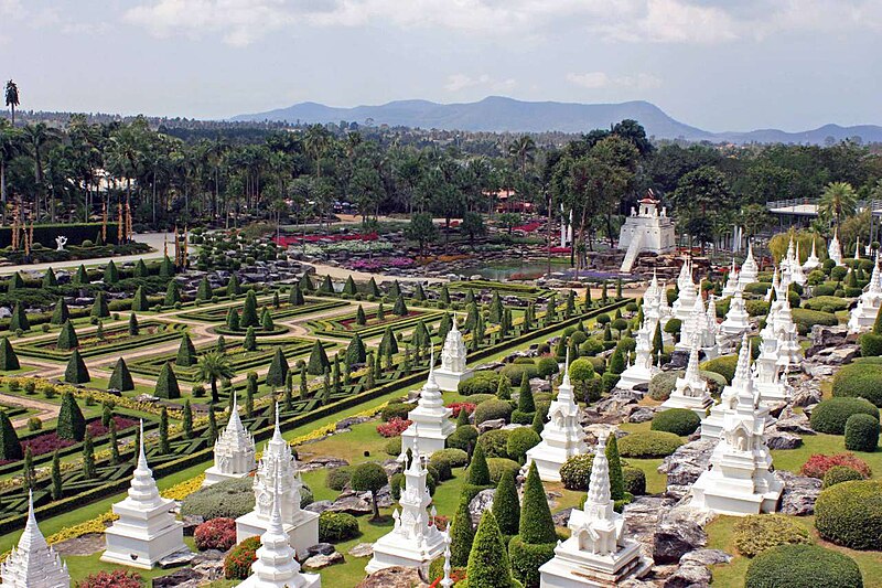 File:Nong Nooch French garden 1.JPG