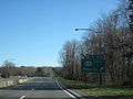 File:Northern State Parkway at Exit 42S.jpg