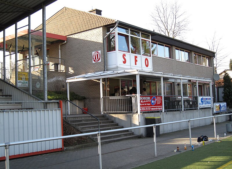 File:Oestrich-Schleddestadion1-Bubo.jpg