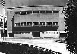 Ohel theatre view from Aharanovich St 1940s.jpg