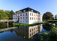 Castle park and the Kreihörn in Dornum