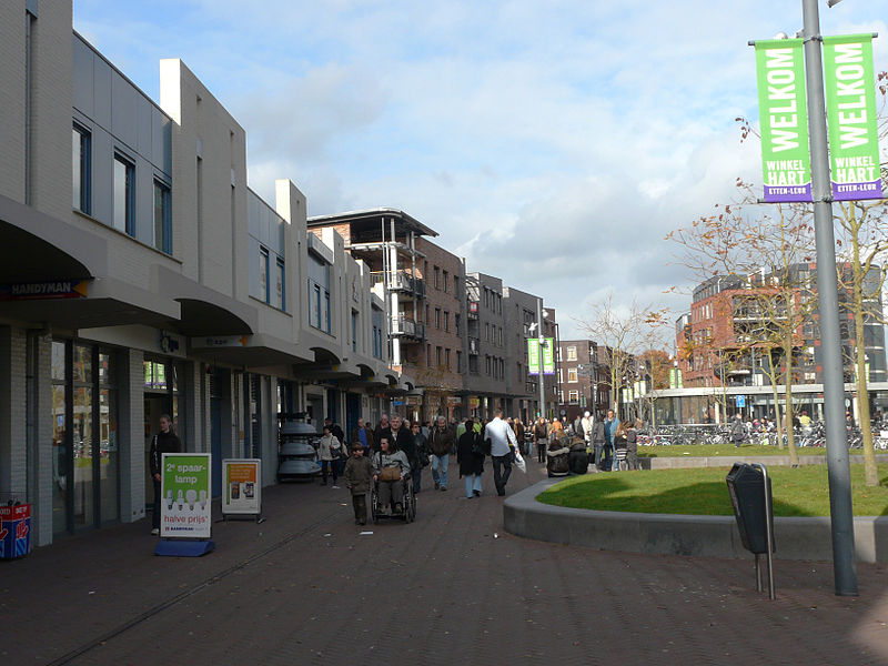 File:P1030500 copyWinkelcentrum Etten-Leur.jpg