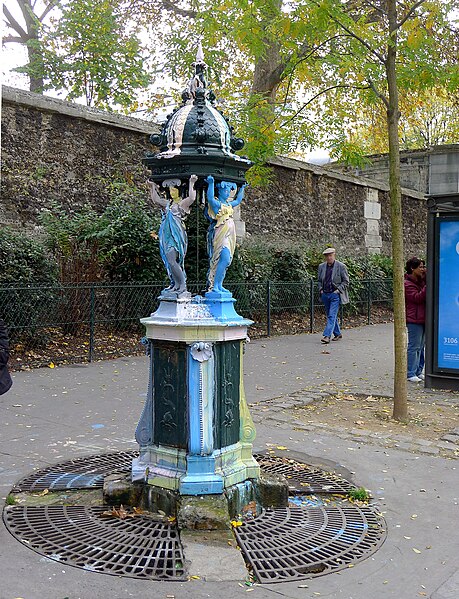File:P1060475 Paris XX bd Menilmontant fontaine Wallace rwk.JPG